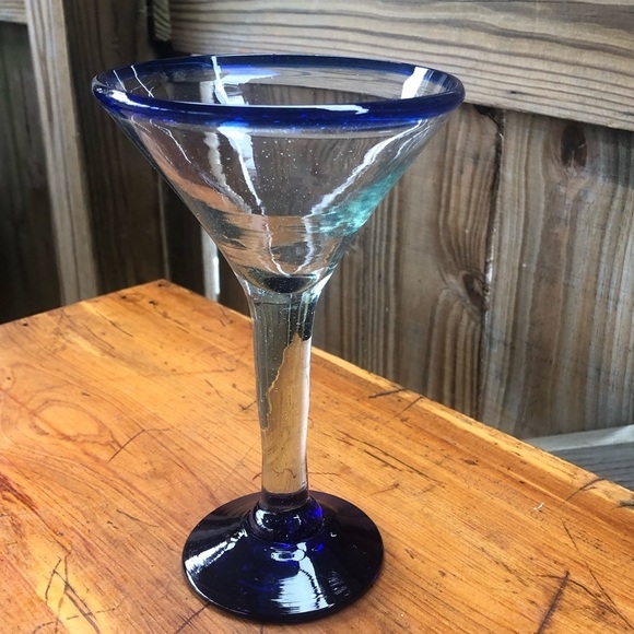 Set of 4 Mexican Mouth Blown Martini Glasses Light Green with Blue Rim & Base - Picture 10 of 16